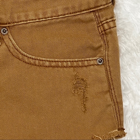 Urban Outfitters BDG Low Rise Dolphin Fray Jean Shorts Cutoffs Low Rise Denim - Picture 8 of 11